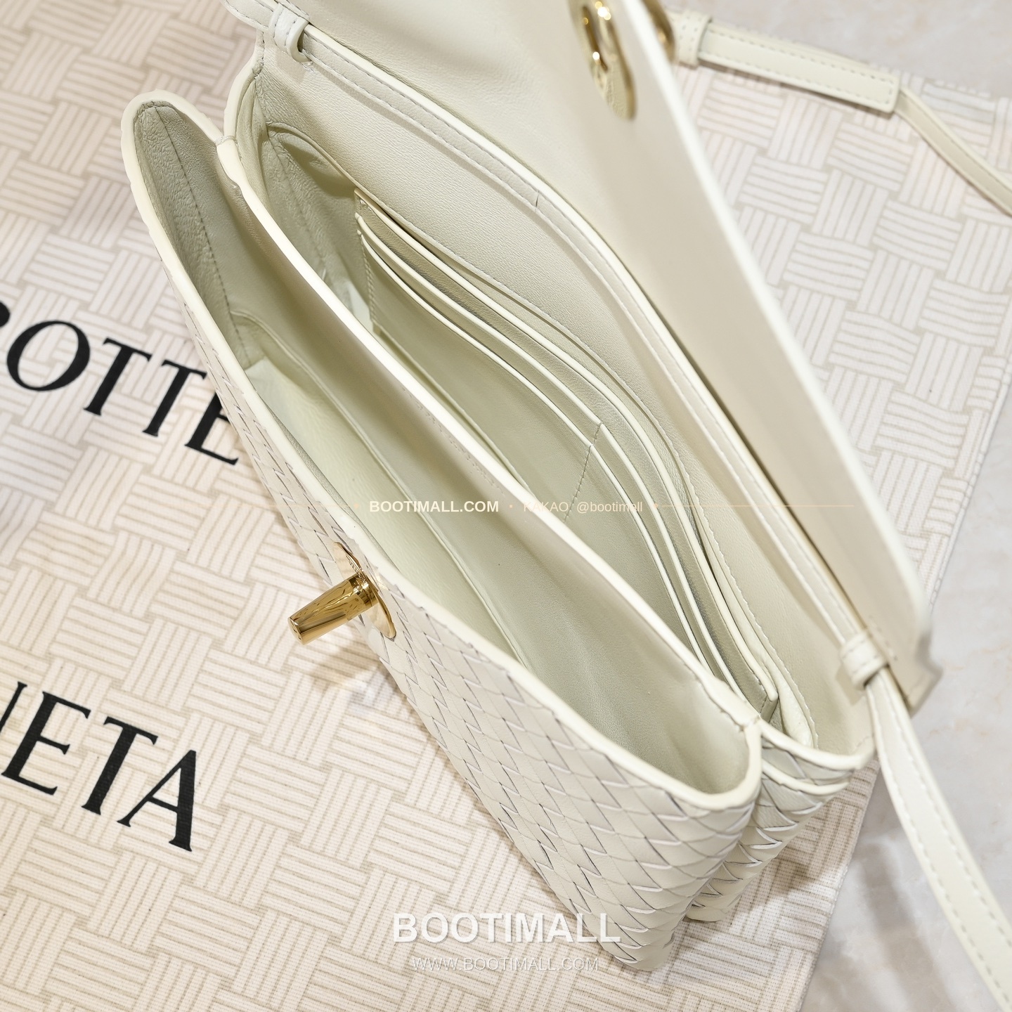 보테가베네타 2025SS 인트레치아토 노트락 체인 숄더백 Bottega Veneta 2025 SS Intrecciato Knot Lock Chain Shoulder Bag 7191 25cm 13