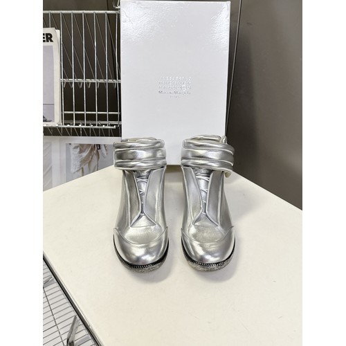 메종마르지엘라 퓨처 송아지가죽 히든밴드 하이탑 스니커즈 Maison Margiela Future Calfskin Hidden Band High-Top Sneakers