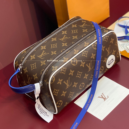 루이비통 도프 키트 모노그램 캔버스 LV 골프 패치 브라운 클러치 Louis Vuitton Dopp Kit Monogram Canvas LV Golf Patch Brown Clutch M28371 28cm
