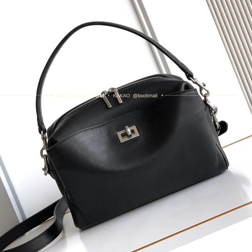 발렌시아가 로데오 레더 락 카메라 숄더백 Balenciaga Rodeo Leather Lock Camera Shoulder Bag 2027 23cm