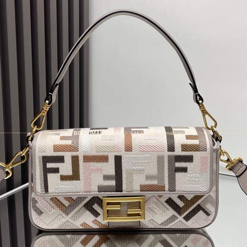 펜디 FF 자수 캔버스 플랩 바게트 숄더백 Fendi FF Embroidered Canvas Flap Baguette Shoulder Bag 0159A 27cm