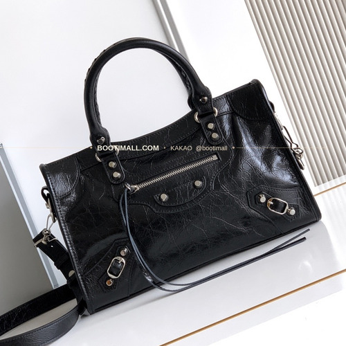 발렌시아가 르시티 레더 태슬 모토 숄더백 Balenciaga Le City Leather Tassel Moto Shoulder Bag 2022 30cm