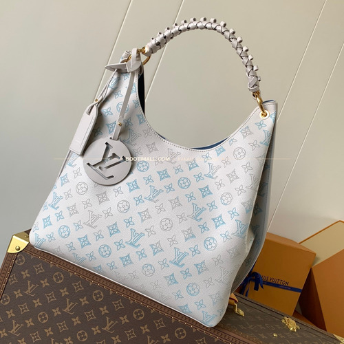 루이비통 마히나 레더 카르멜 그라데이션 토트백 Louis Vuitton Mahina Leather Carmel Degrade Tote Bag M12093 40cm