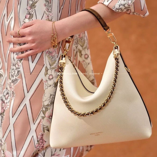 루이비통 Multipass 카프스킨 로고 화이트 숄더백 Louis Vuitton Multipass Fabric Logo White Shoulder Bag M29094 30cm