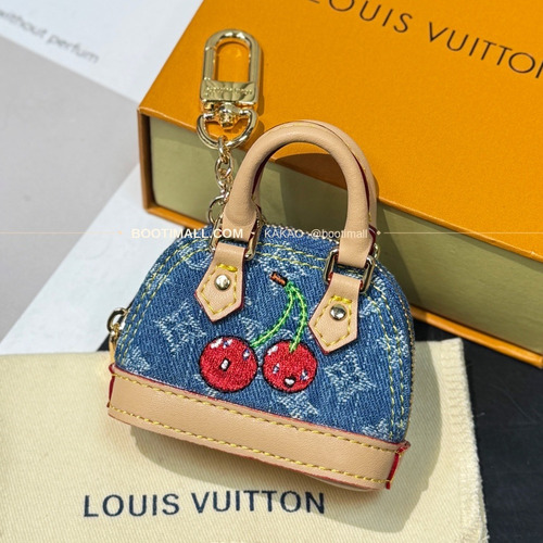 루이비통 Micro Alma Vernis 모노그램 페이턴트 레더 체인 참 Louis Vuitton Micro Alma Vernis Monogram Patent Leather Chain Charm M02570